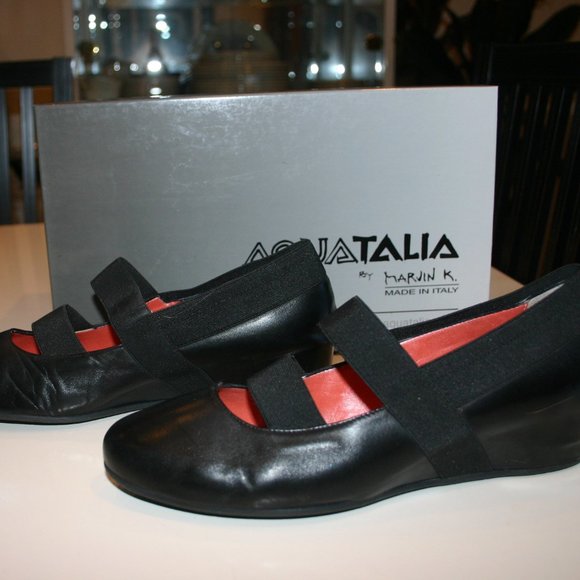 AQUATALIA Black Nappa Leather Weatherproof 1 3/4" Wedge Flat 8Medium - Picture 6 of 16